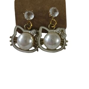 Cute Cat Pearl Earrings